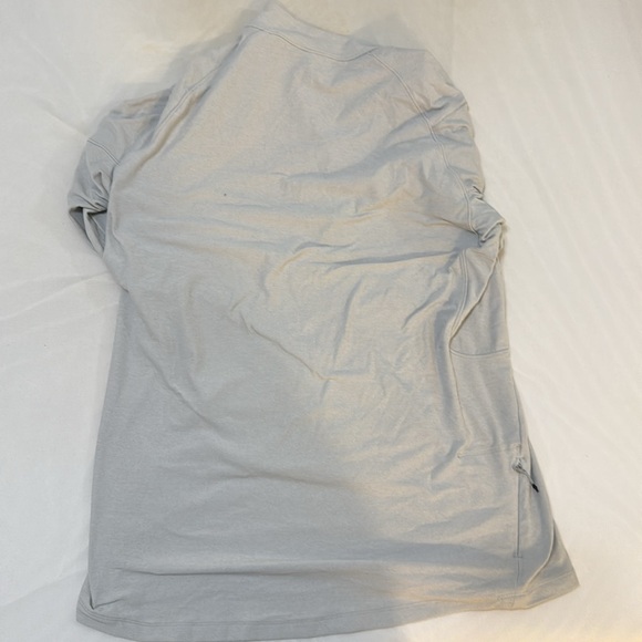 Men’s lulu quarter zip size large. - Picture 3 of 3